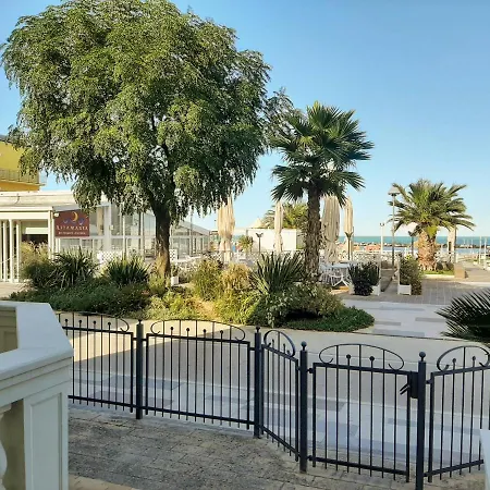 Residenza Mediterranea ريميني